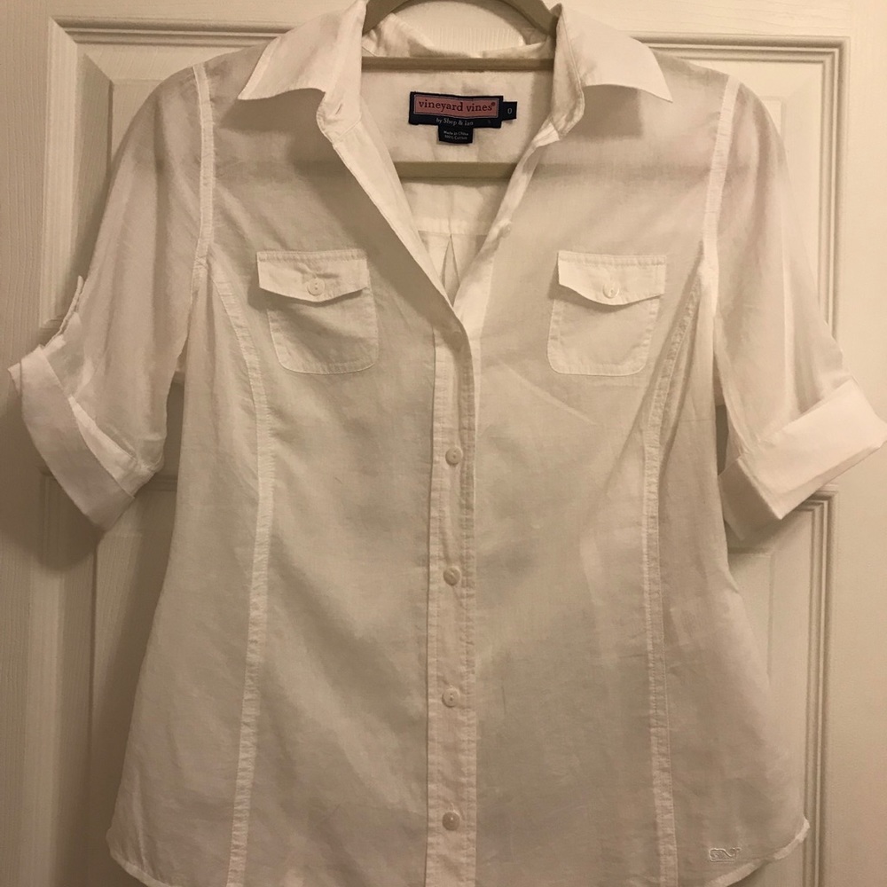 Vineyard Vines white button down blouse